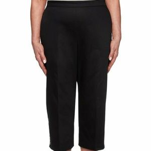 Alfred Dunner Women's Plus Button Cuff Capri